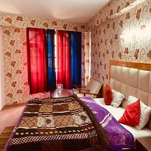 Hotel Hotel Woodcrest By Sidham Group !! Comfortable And Peaceful Stay !! Top Rated !! Preferred Hotel Chain Zirakpur